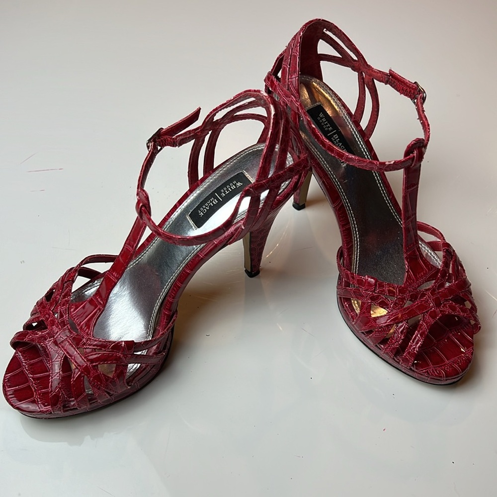 ❤️WHITE HOUSE BLACK MARKET RED LEATHER HEELS 4.5”” HEEL SIZE 7 MEDIUM ❤️